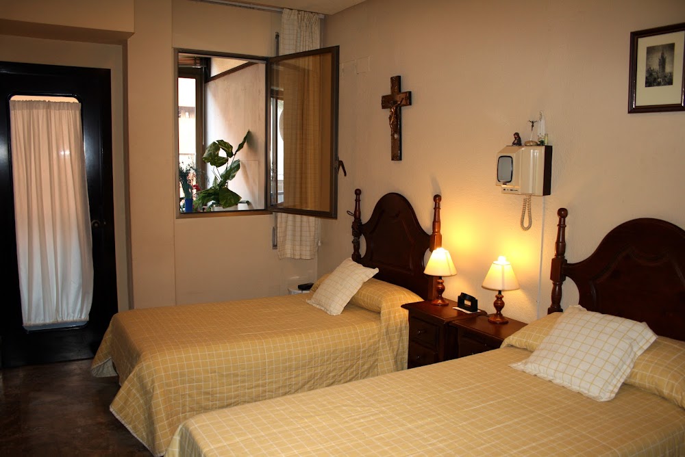 VIVIENDA TUTELADA LOS PRINCIPES — residencia de mayores en Sevilla (foto 2)