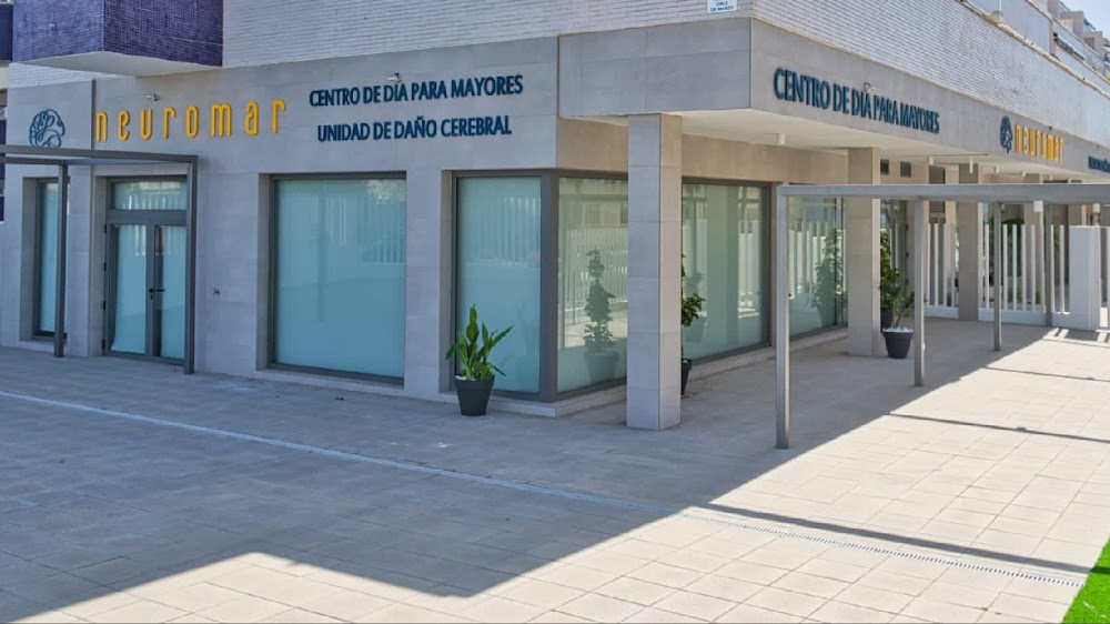 CENTRO DE DIA PARA MAYORES NEUROMAR — residencia de mayores en Roquetas de Mar (foto 1)