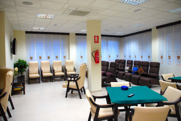 CENTRO DE DÍA PARA MAYORES OLYAL — residencia de mayores en Almería (foto 1)