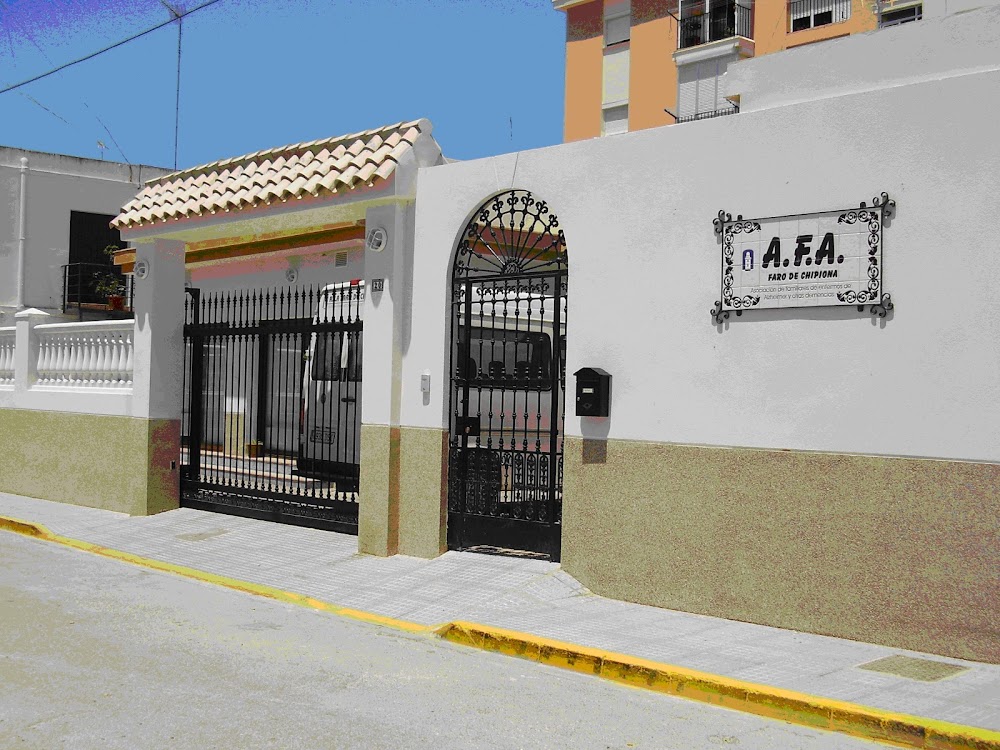 CENTRO DE DÍA PARA MAYORES ENFERMOS DE ALZHEIMER LUZ DE GUIA — residencia de mayores en Chipiona (foto 1)