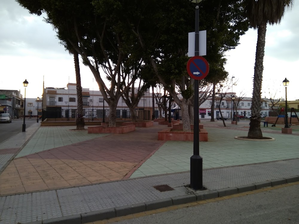 CENTRO DE DÍA PARA MAYORES ENFERMOS DE ALZHEIMER LUZ DE GUIA — residencia de mayores en Chipiona (foto 2)