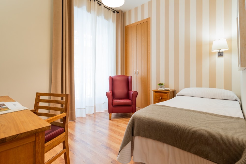 CENTRO DE DÍA PARA MAYORES DOMUSVI CONDES DE CORBULL — residencia de mayores en Jaén (foto 2)