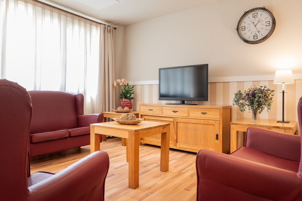 CENTRO DE DÍA PARA MAYORES DOMUSVI CONDES DE CORBULL — residencia de mayores en Jaén (foto 3)