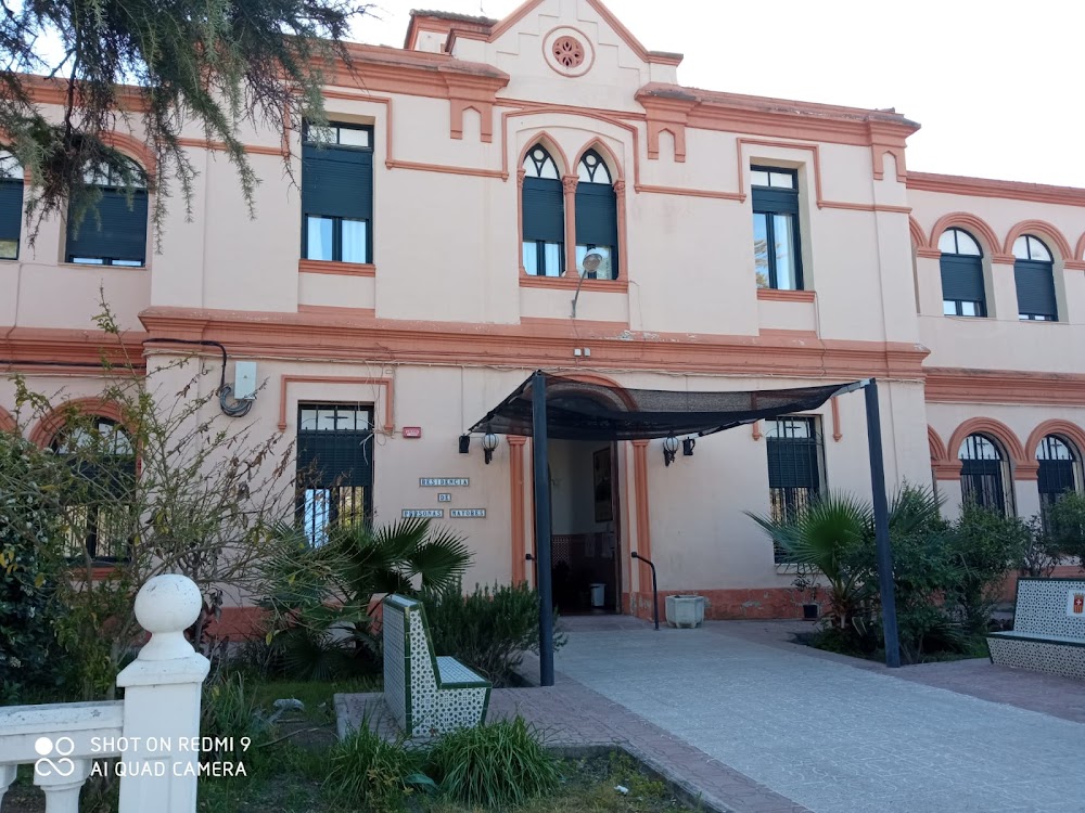 CENTRO DE DÍA PARA MAYORES AURA LAS MERCEDES NUESTRA SEÑORA DE LAS MERCEDES — residencia de mayores en Linares (foto 1)