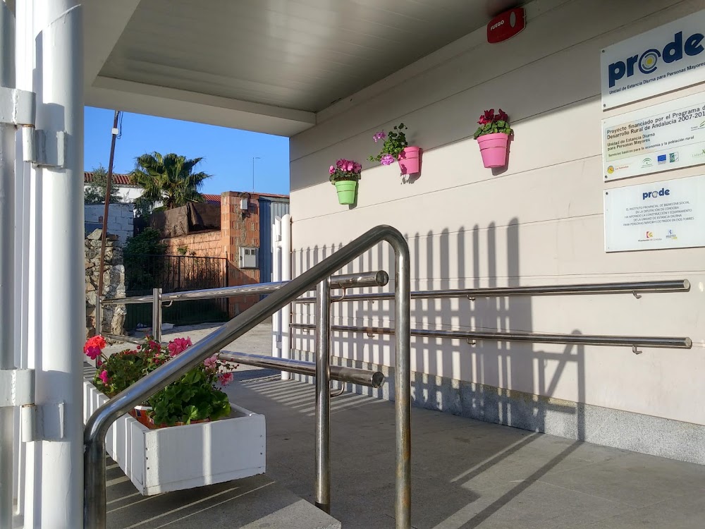 CENTRO DE DÍA PARA MAYORES LAS VILLAS — residencia de mayores en Dos Torres (foto 1)