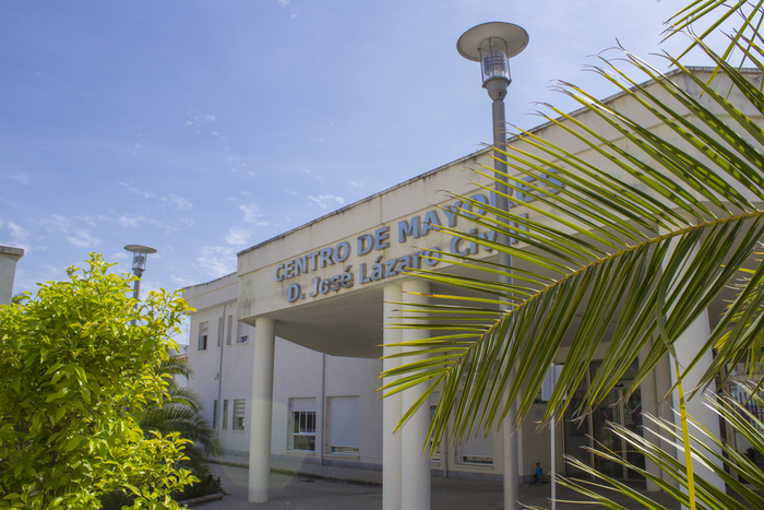CENTRO DE DÍA PARA MAYORES JOSE LAZARO POLO — residencia de mayores en La Carlota (foto 1)