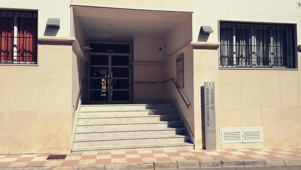 CENTRO DE DÍA PARA MAYORES MUNICIPAL — residencia de mayores en Fuente-Tójar (foto 1)