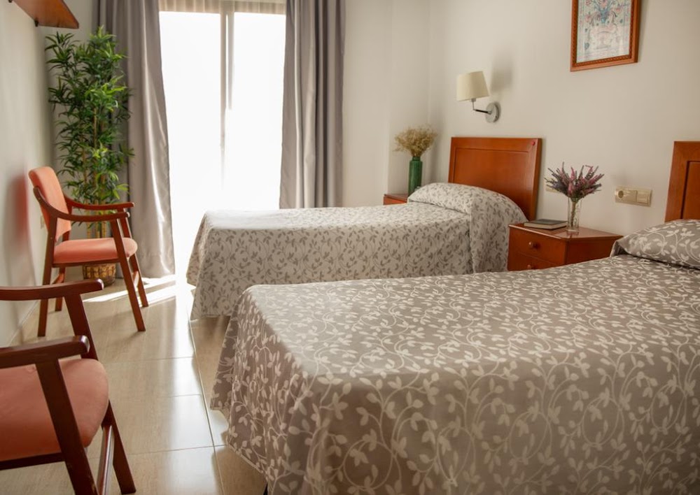 CENTRO DE DÍA PARA MAYORES REGINA — residencia de mayores en Churriana de la Vega (foto 1)