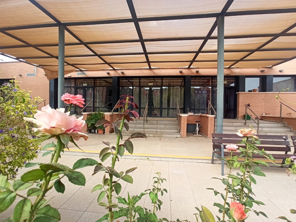 CENTRO DE DÍA PARA MAYORES PARQUE ALMUNIA — residencia de mayores en Granada (foto 1)
