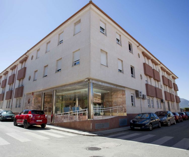 CENTRO DE DÍA PARA MAYORES TRINIDAD Y MONTES ORIENTALES — residencia de mayores en Iznalloz (foto 1)