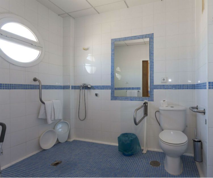 CENTRO DE DÍA PARA MAYORES TRINIDAD Y MONTES ORIENTALES — residencia de mayores en Iznalloz (foto 3)