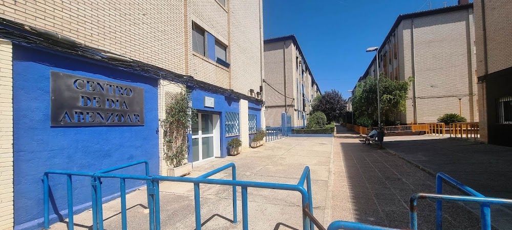 CENTRO DE DÍA PARA MAYORES ABENZOAR — residencia de mayores en Granada (foto 2)