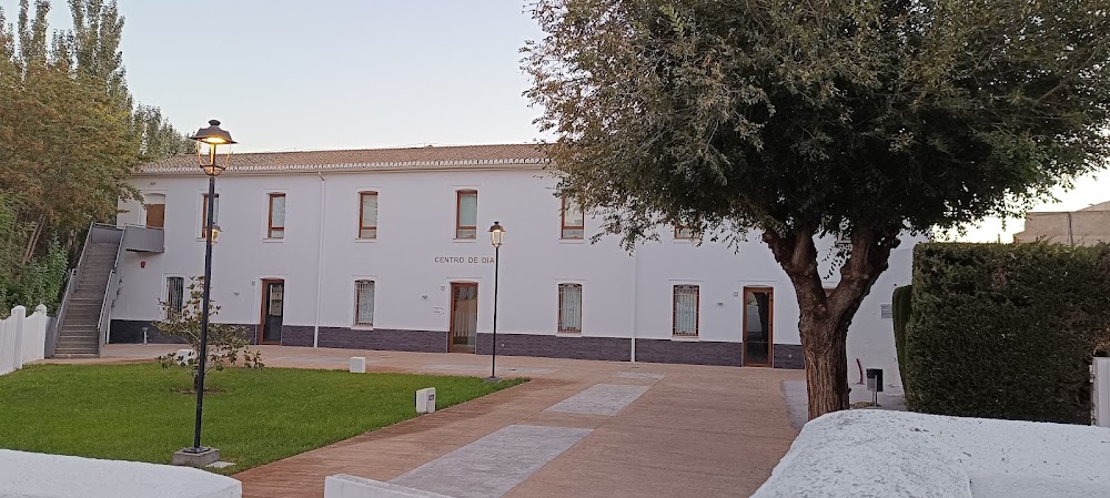 CENTRO DE DÍA PARA MAYORES VIRGEN DE LA AURORA — residencia de mayores en Villa de Otura (foto 2)