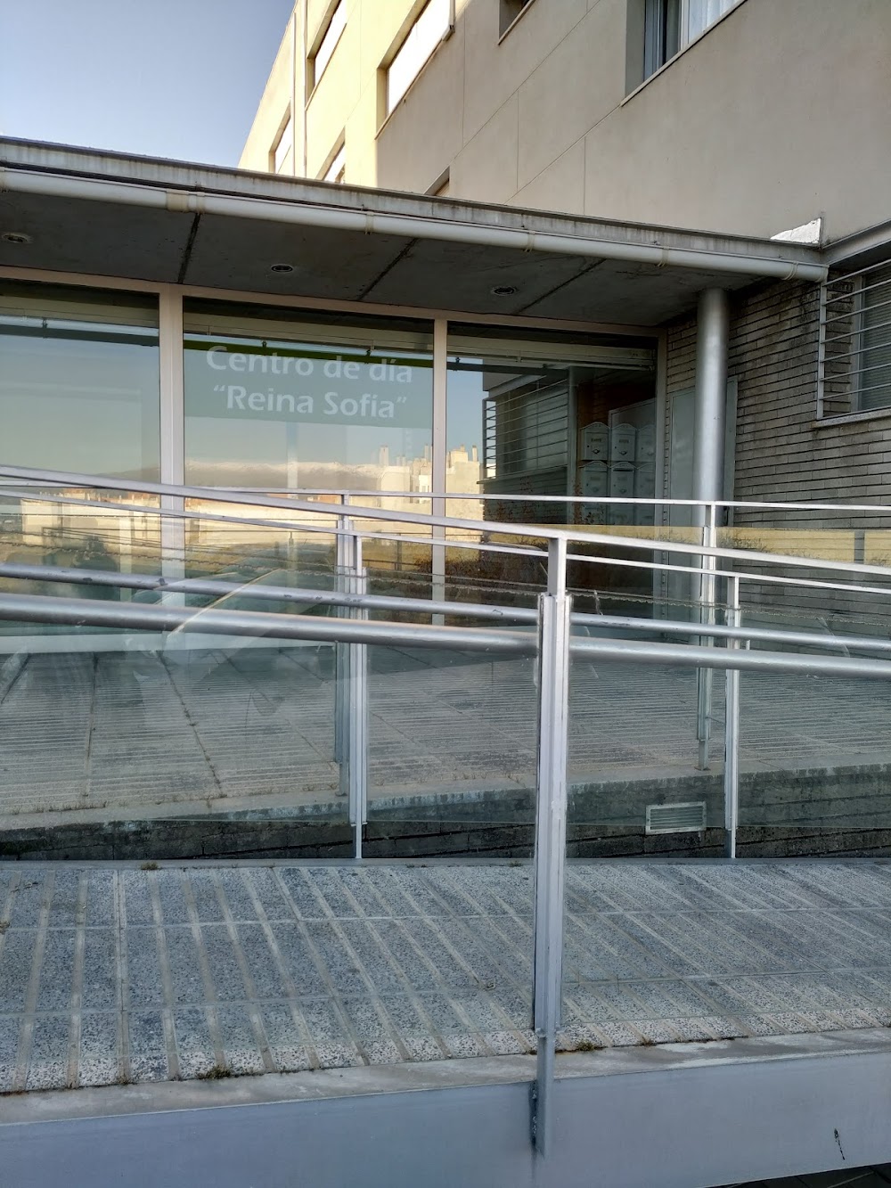 CENTRO DE DÍA PARA MAYORES REINA SOFÍA — residencia de mayores en Albolote (foto 2)