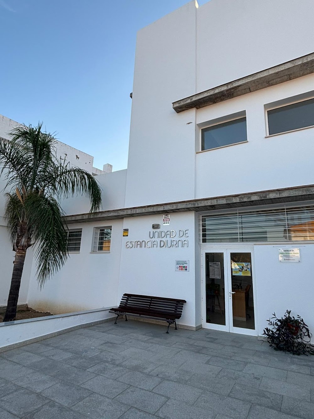 CENTRO DE DÍA PARA MAYORES CATALINA HERNÁNDEZ MAESTRE — residencia de mayores en Villanueva de los Castillejos (foto 2)