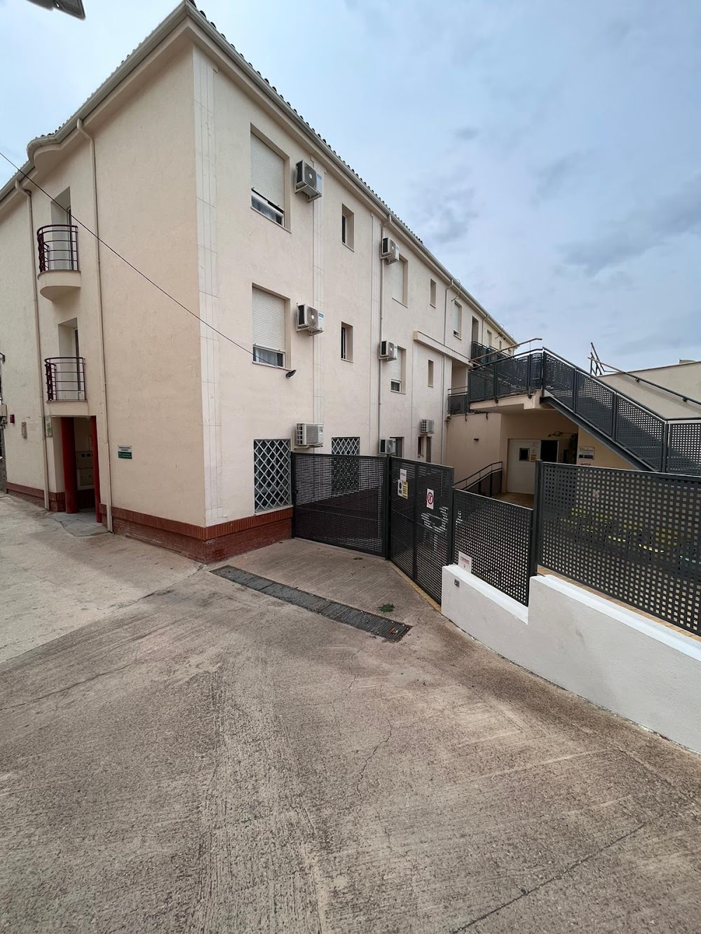 CENTRO DE DÍA PARA MAYORES TORREBERMEJA — residencia de mayores en Jimena (foto 2)