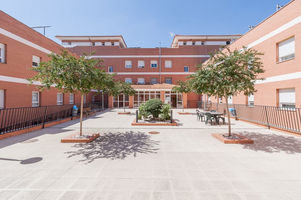 CENTRO DE DÍA PARA MAYORES SENIORS VIÑA DEL REY — residencia de mayores en La Carolina (foto 1)