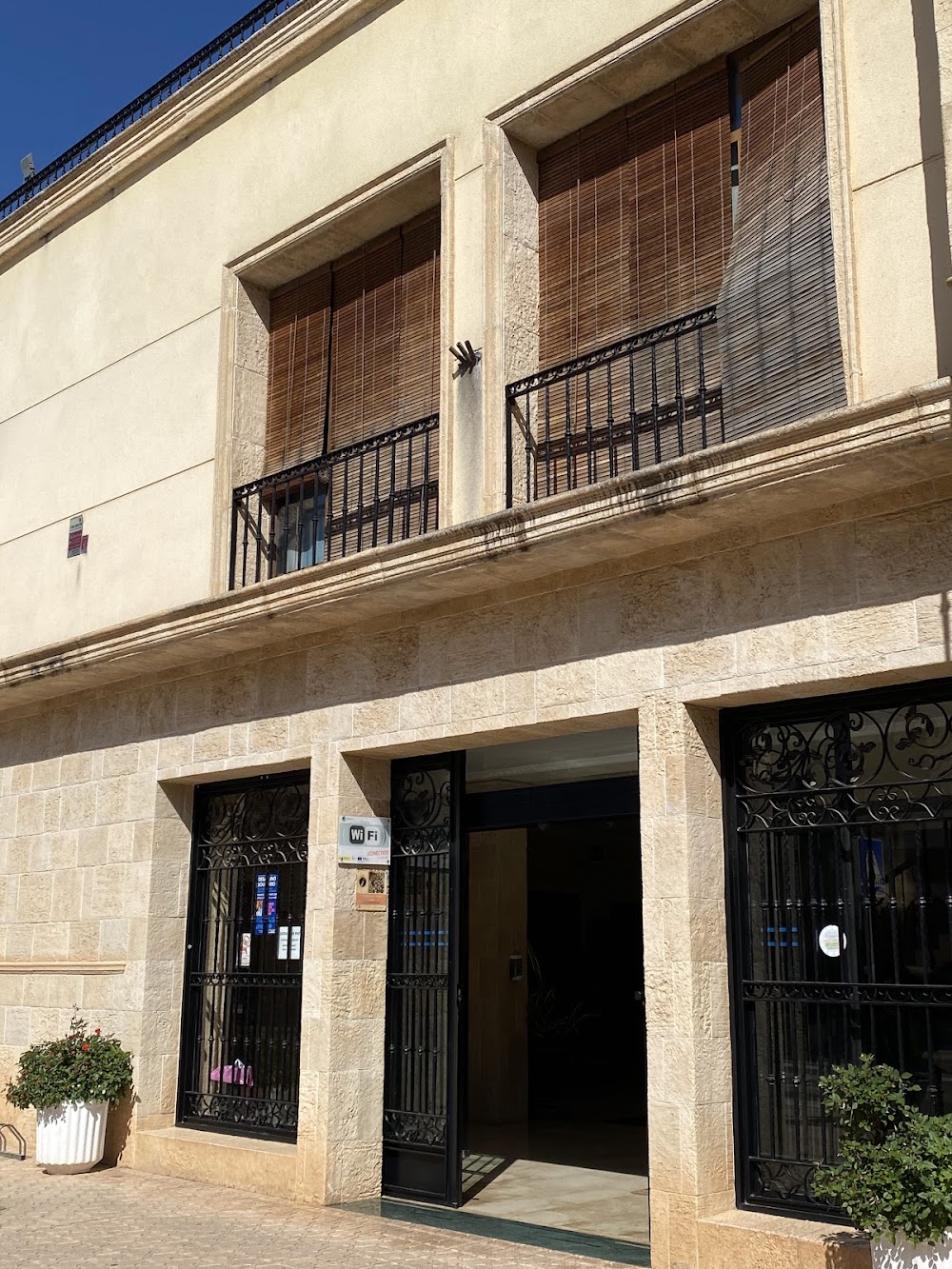 CENTRO DE DÍA PARA MAYORES DE ARROYO DEL OJANCO — residencia de mayores en Arroyo del Ojanco (foto 3)