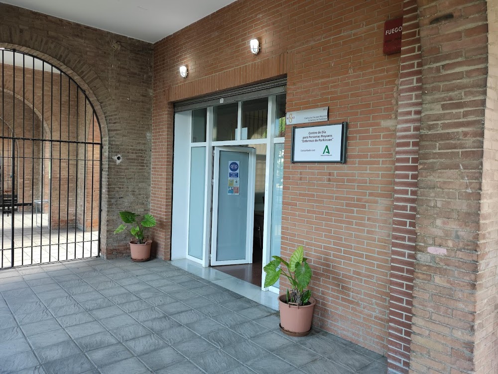 CENTRO DE DÍA PARA MAYORES ENFERMOS DE PARKINSON — residencia de mayores en Sevilla (foto 3)