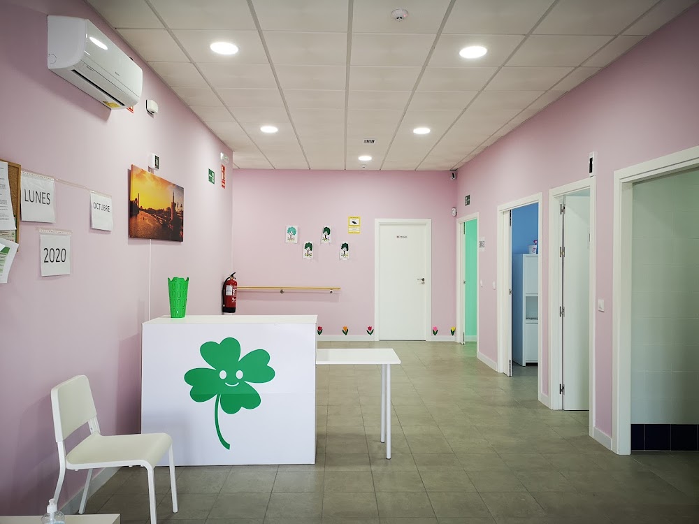 CENTRO DE DÍA PARA MAYORES EL TRÉBOL — residencia de mayores en Brenes (foto 1)