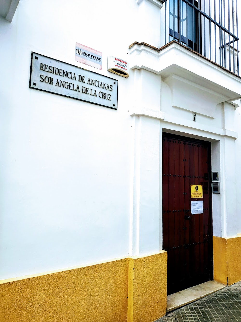 CENTRO RESIDENCIAL SOR ANGELA DE LA CRUZ — residencia de mayores en Jerez de la Frontera (foto 1)