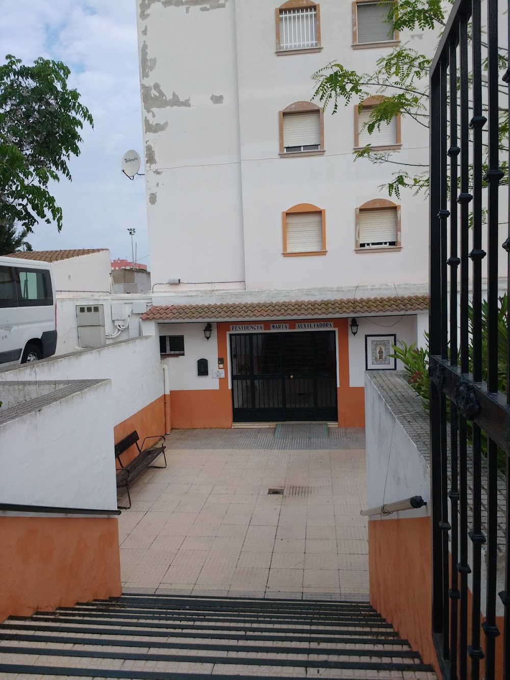 RESIDENCIA DE PERSONAS MAYORES MARIA AUXILIADORA — residencia de mayores en Punta Umbría (foto 3)