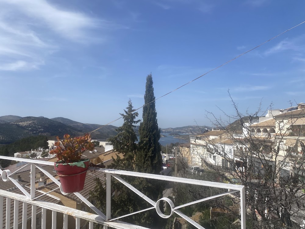 RESIDENCIA DE LA TERCERA EDAD DE IZNÁJAR — residencia de mayores en Iznájar (foto 2)