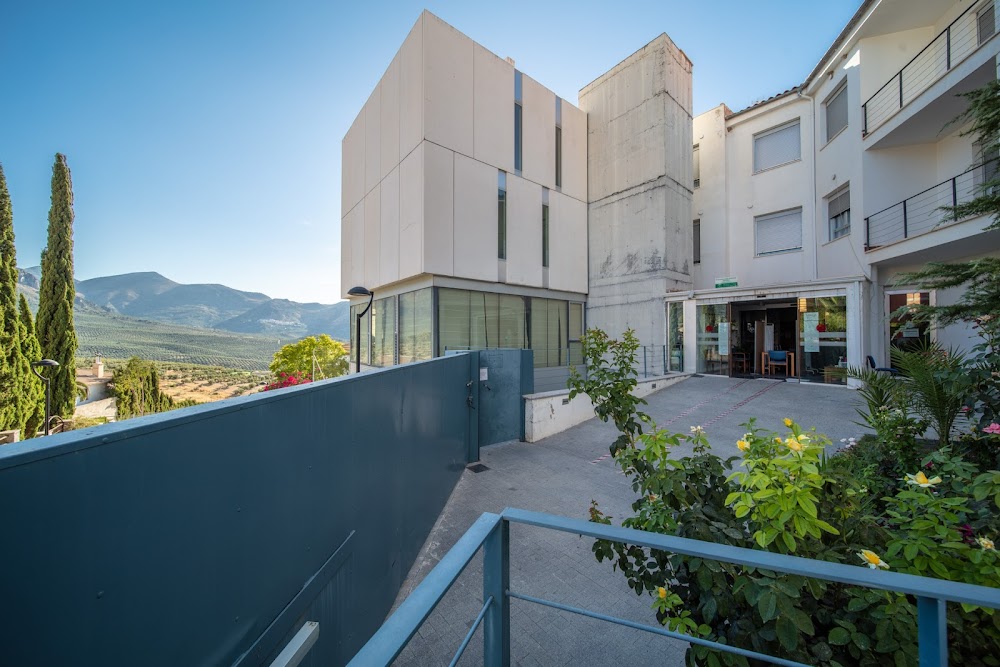 RESIDENCIA PARA PERSONAS MAYORES SIERRA MÁGINA — residencia de mayores en Bedmar y Garcíez (foto 1)