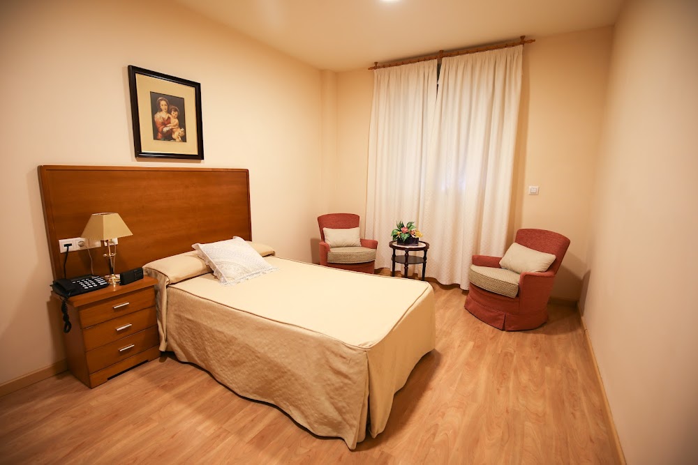 RESIDENCIA PARA PERSONAS MAYORES FUENTE DE LA PEÑA — residencia de mayores en Jaén (foto 2)