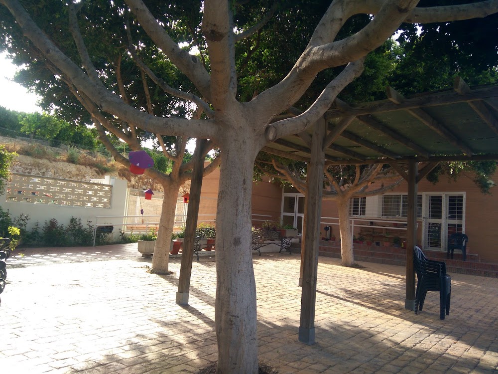 RESIDENCIA PARA PERSONAS MAYORES VALLELUZ — residencia de mayores en Íllar (foto 1)