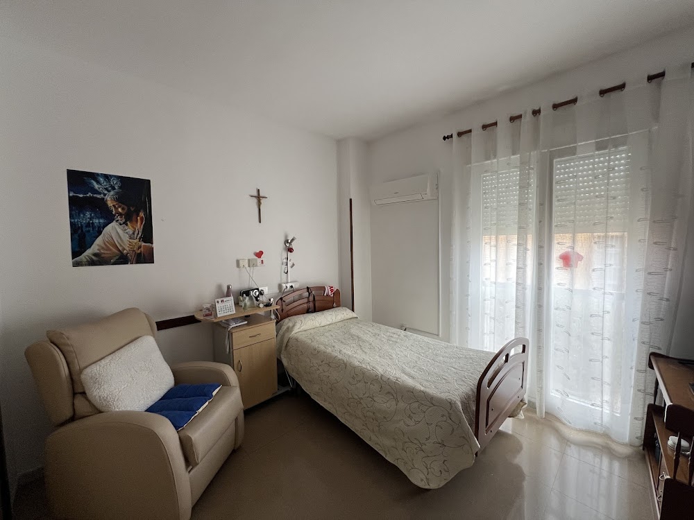 CENTRO RESIDENCIAL PARA MAYORES SAGRADA FAMILIA — residencia de mayores en La Zubia (foto 2)