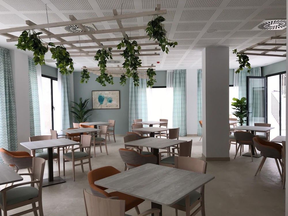 CENTRO RESIDENCIAL PARA PERSONAS MAYORES EMERA ALMERIA — residencia de mayores en Almería (foto 3)