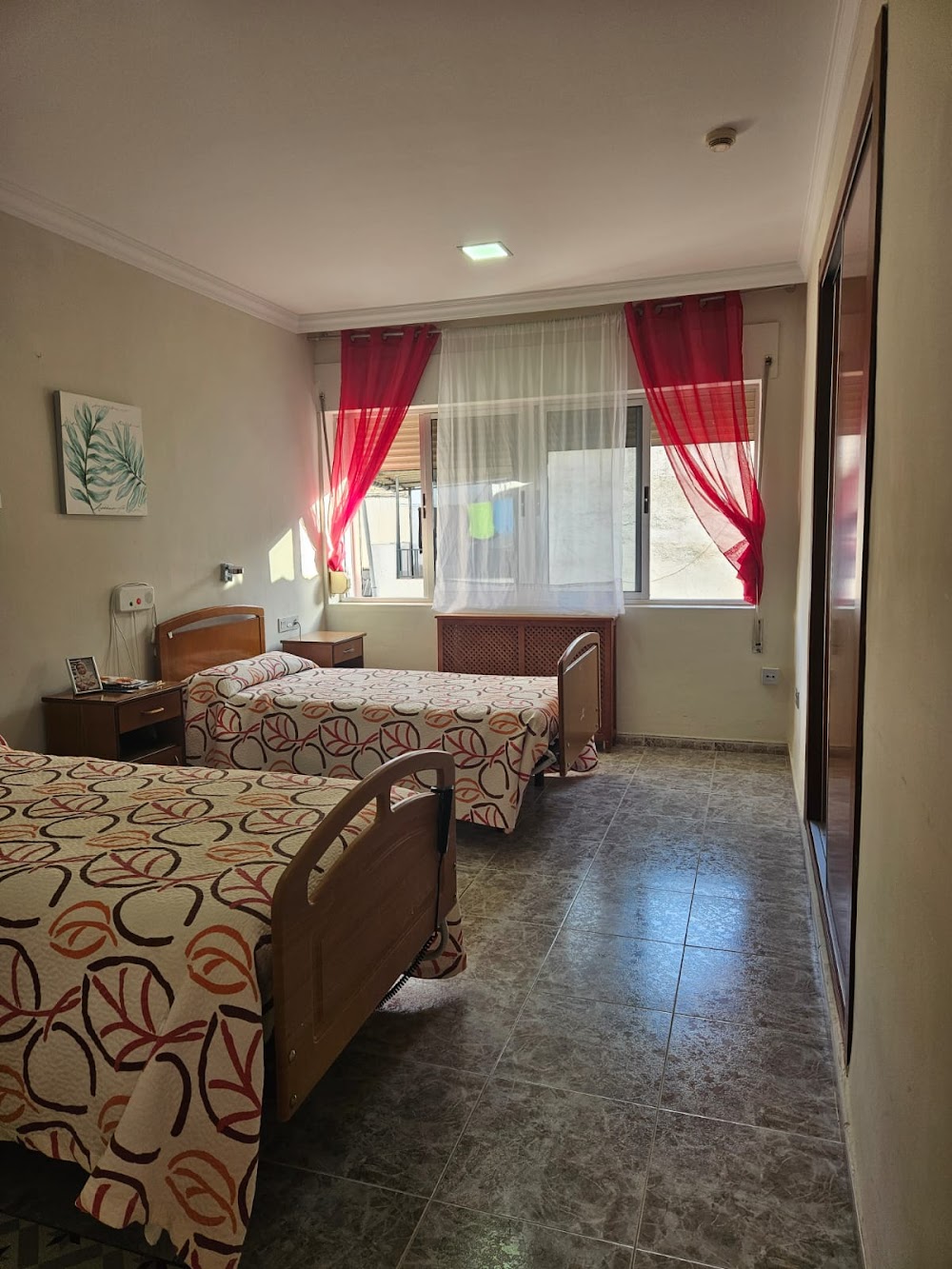 CENTRO RESIDENCIAL PARA MAYORES FUNDACION ENCARNACION Y SAN JOSE — residencia de mayores en Cájar (foto 3)