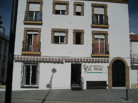 CENTRO RESIDENCIAL EL PINAR — residencia de mayores en La Zubia (foto 1)
