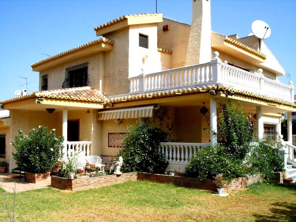 CENTRO RESIDENCIAL "LAS GAVIOTAS" — residencia de mayores en Torremolinos (foto 1)