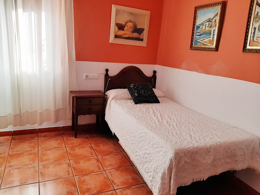 CENTRO RESIDENCIAL CARMEN MENA — residencia de mayores en Málaga (foto 2)