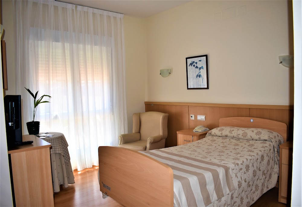 CENTRO RESIDENCIAL BALLESOL CERRADO DE CALDERON — residencia de mayores en Málaga (foto 2)