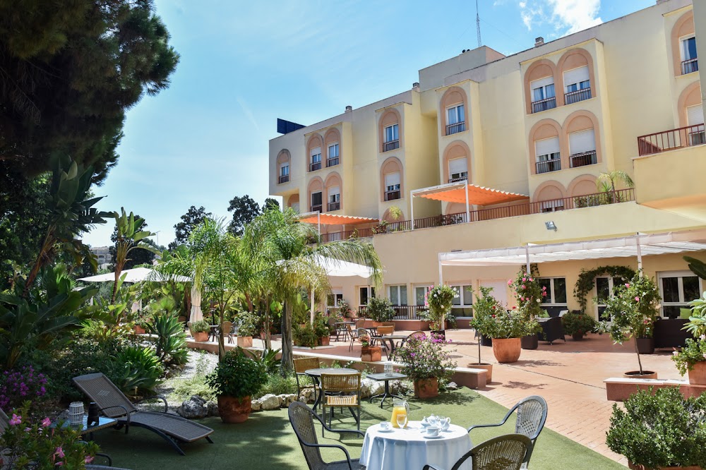 CENTRO RESIDENCIAL BALLESOL CERRADO DE CALDERON — residencia de mayores en Málaga (foto 3)