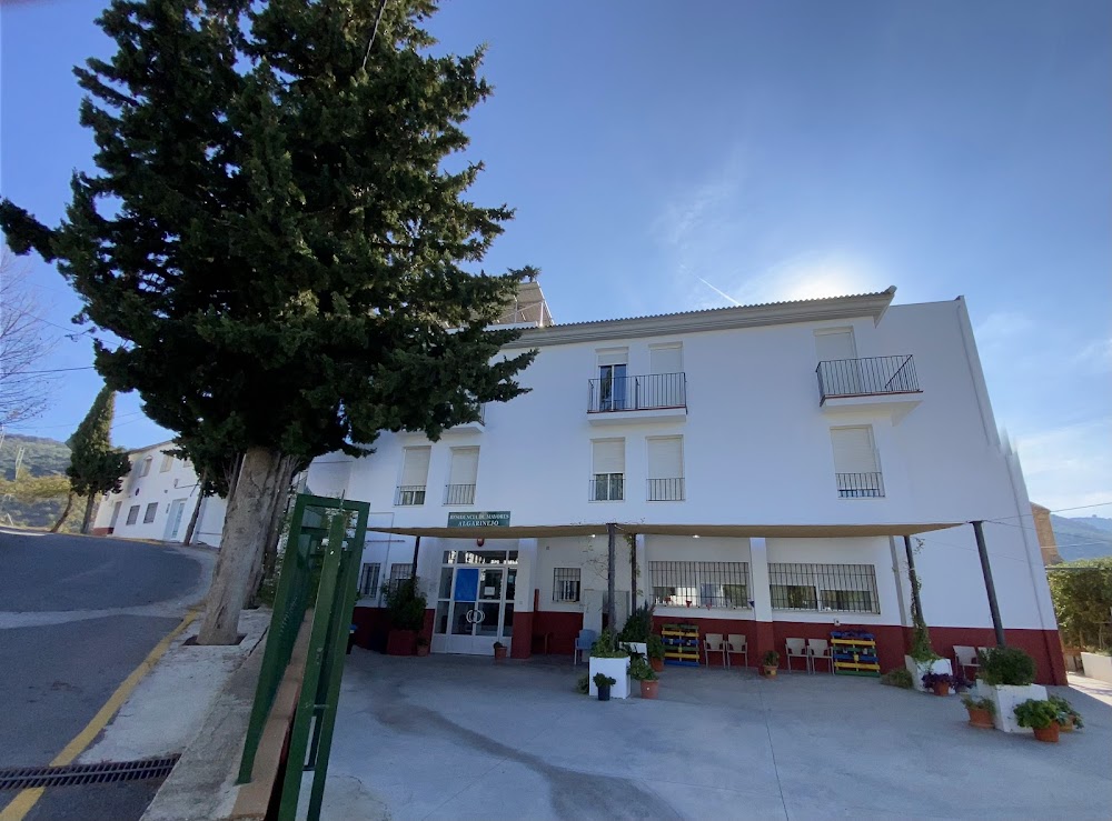 CENTRO RESIDENCIAL PARA PERSONAS MAYORES VIRGEN DE LOS REMEDIOS — residencia de mayores en Algarinejo (foto 1)