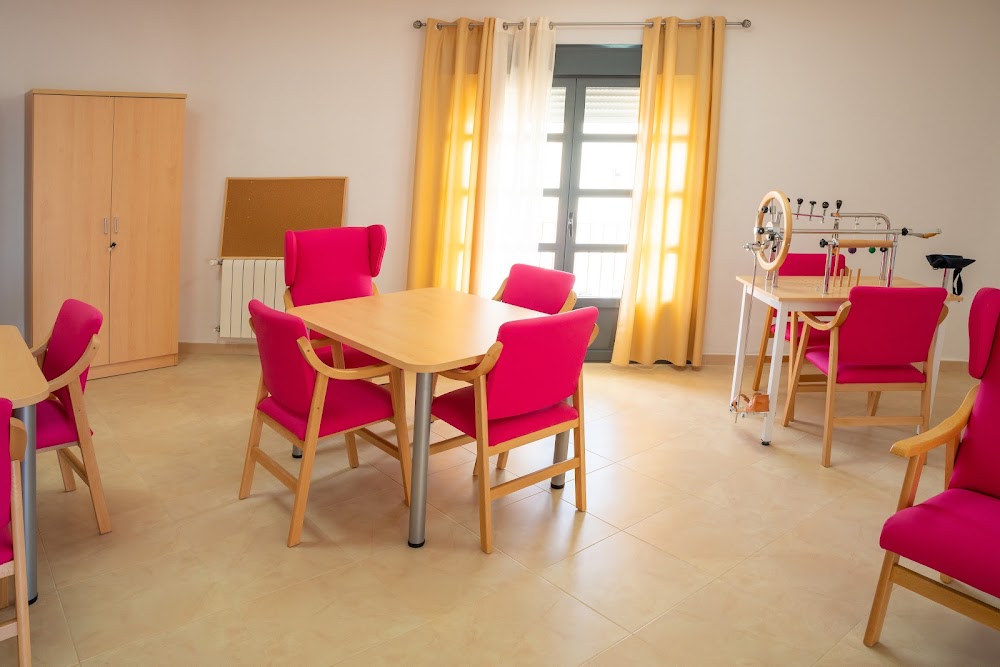RESIDENCIA PERSONAS MAYORES REIFS SANTA EULALIA — residencia de mayores en Santa Olalla del Cala (foto 2)