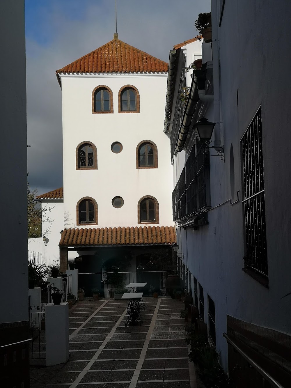 CENTRO RESIDENCIAL PARA MAYORES VIRGEN DEL PRADO — residencia de mayores en Higuera de la Sierra (foto 1)
