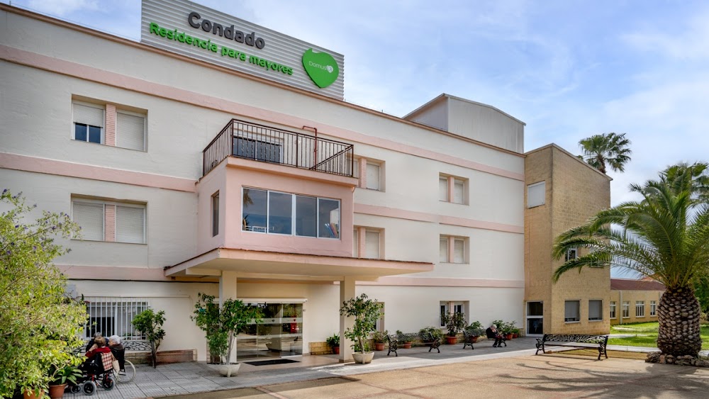 CENTRO RESIDENCIAL PARA MAYORES DOMUSVI CONDADO — residencia de mayores en La Palma del Condado (foto 1)