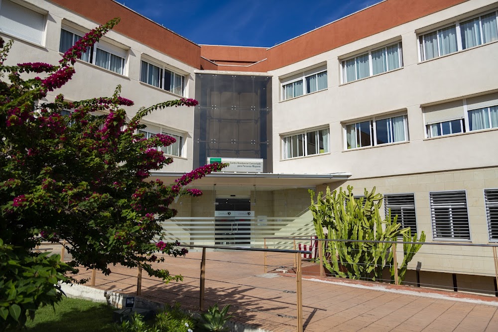 CENTRO RESIDENCIAL PARA PERSONAS MAYORES ISDABE — residencia de mayores en Estepona (foto 1)