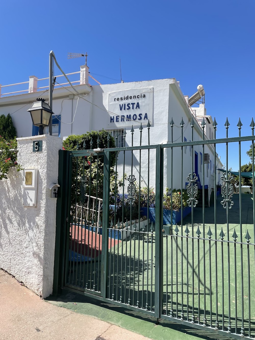CENTRO RESIDENCIAL VISTA HERMOSA — residencia de mayores en Málaga (foto 1)