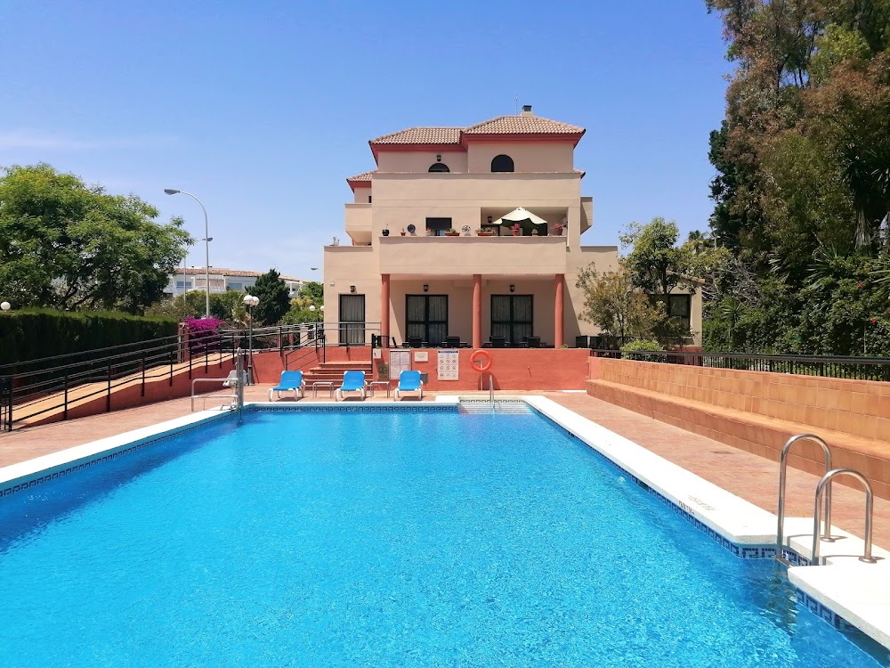 CENTRO RESIDENCIAL PARA MAYORES BOUCO PUERTO BANÚS — residencia de mayores en Marbella (foto 1)