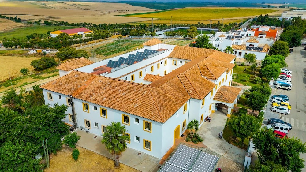 CENTRO RESIDENCIAL PARA MAYORES LA CAMPANA — residencia de mayores en La Campana (foto 1)