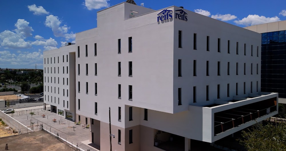 CENTRO RESIDENCIAL DE MAYORES "REIFS NAZARENA" — residencia de mayores en Dos Hermanas (foto 1)