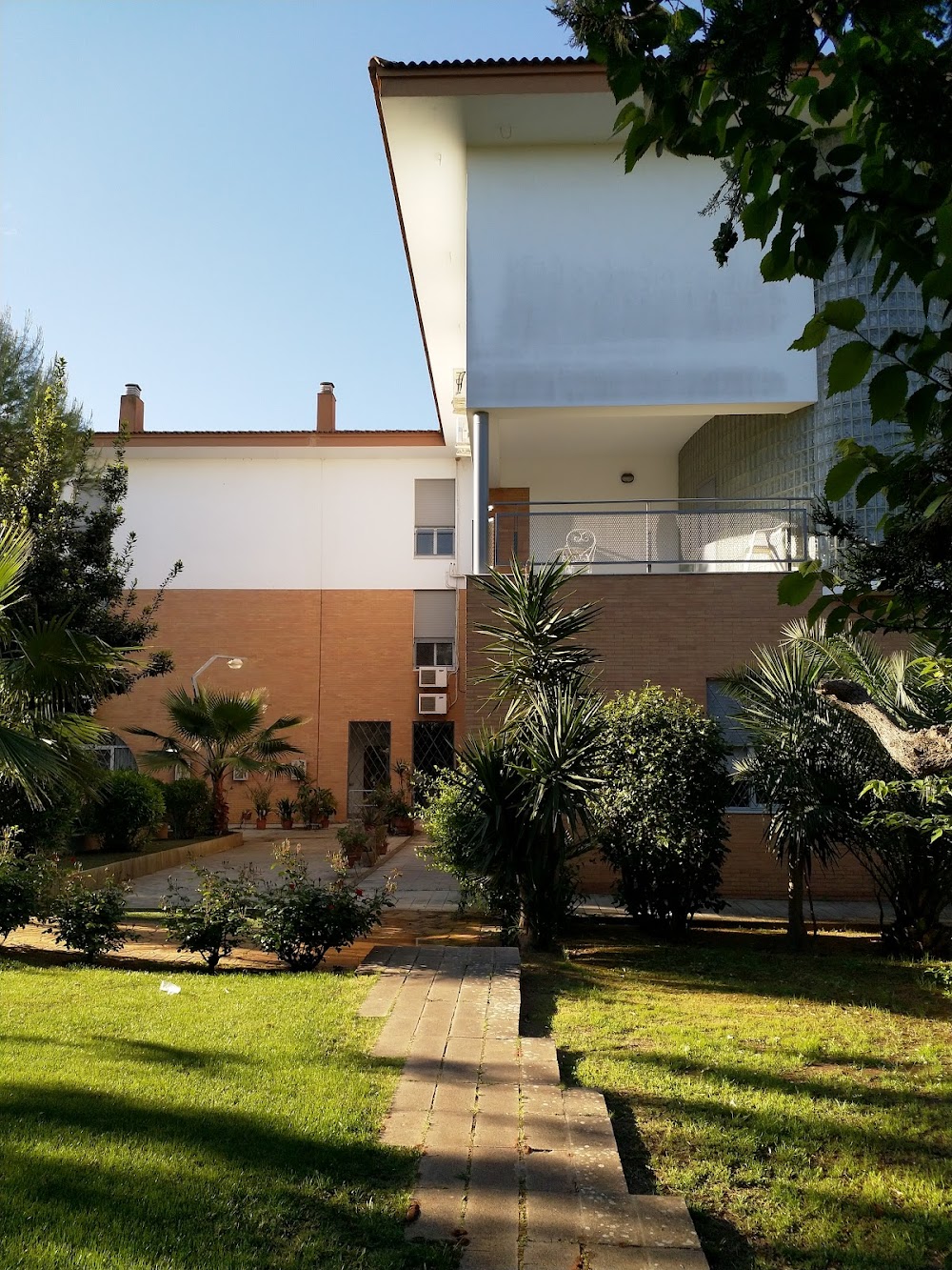 CENTRO RESIDENCIAL PARA MAYORES SAN RAFAEL — residencia de mayores en Dos Hermanas (foto 1)