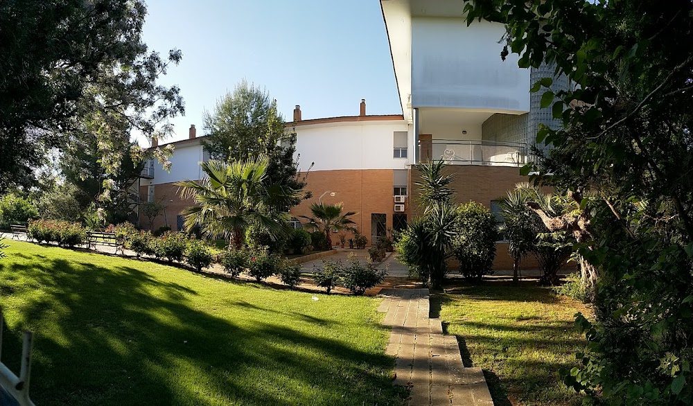 CENTRO RESIDENCIAL PARA MAYORES SAN RAFAEL — residencia de mayores en Dos Hermanas (foto 2)