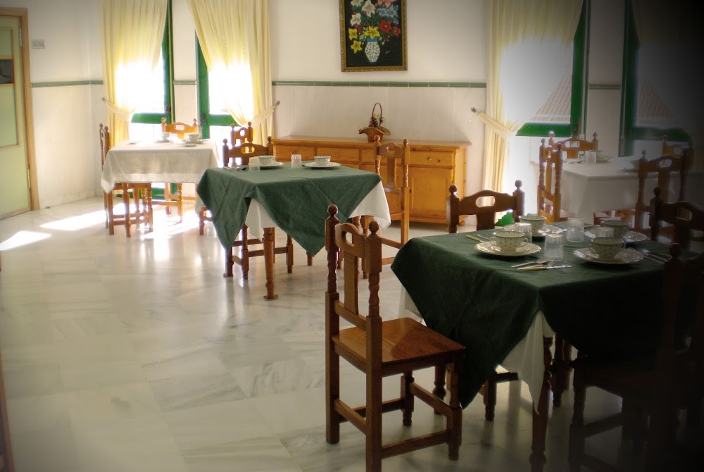 RESIDENCIA PARA PERSONAS MAYORES VIRGEN DE LAS ANGUSTIAS — residencia de mayores en Alcalá del Río (foto 2)